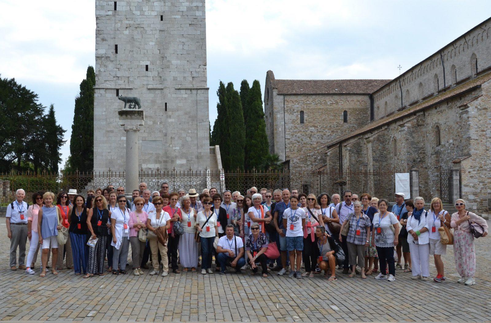 Foto di gruppo presso la basilica di Aquileia